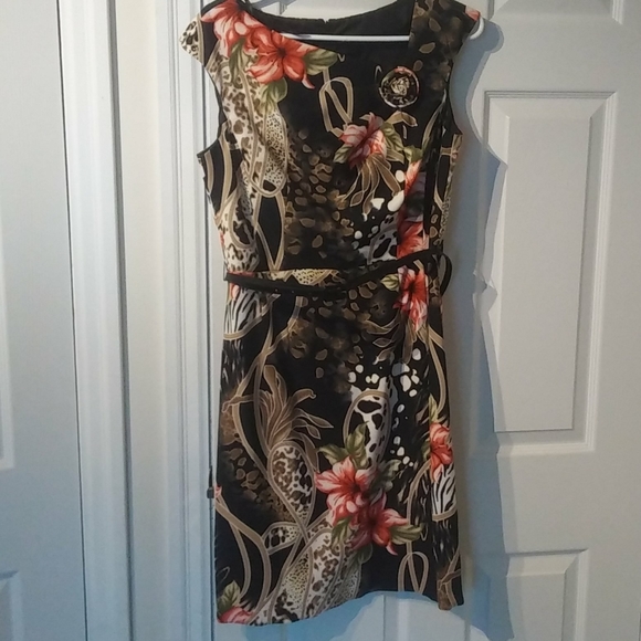 Summer dress - Picture 2 of 4